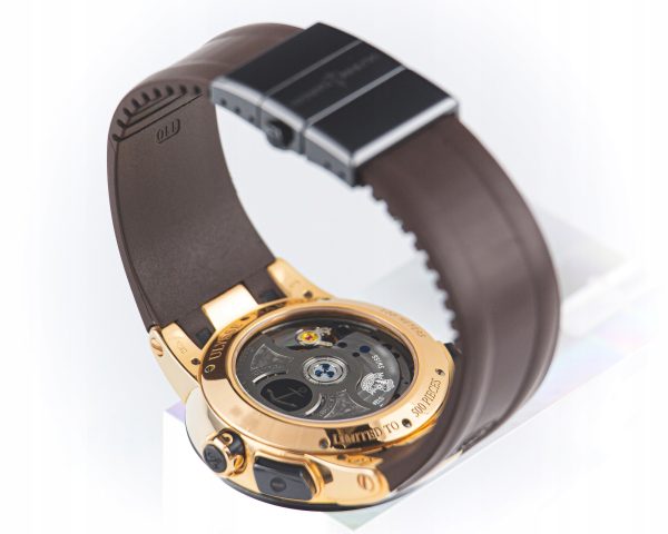 03f43d094bd6b4d75ffcbb65ac94