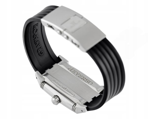 4318989340c58782aa476705b780-1