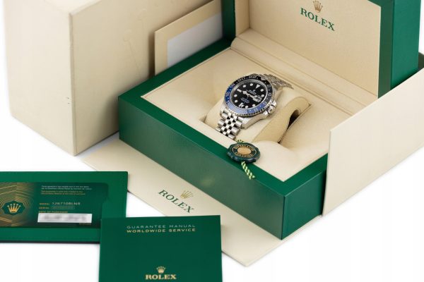 0feeeaa8483ca94472785b1e5262-1