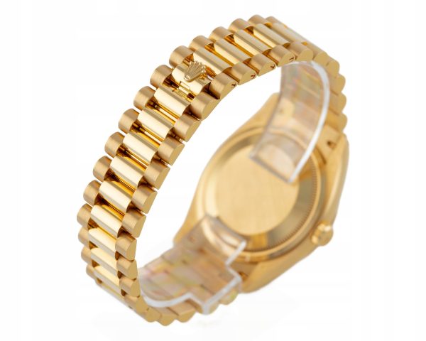 b06847b94dc38b8273b6b1b1b027